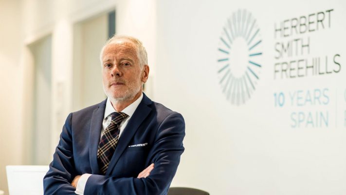 Artículo en El País: «Agentes de inteligencia artificial: una inoportuna laguna para la regulación europea»